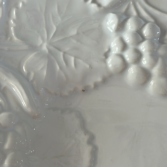 ROSEGARDEN Stoneware White Grape 🍇 Large Serving Tray - Picture 5 of 8